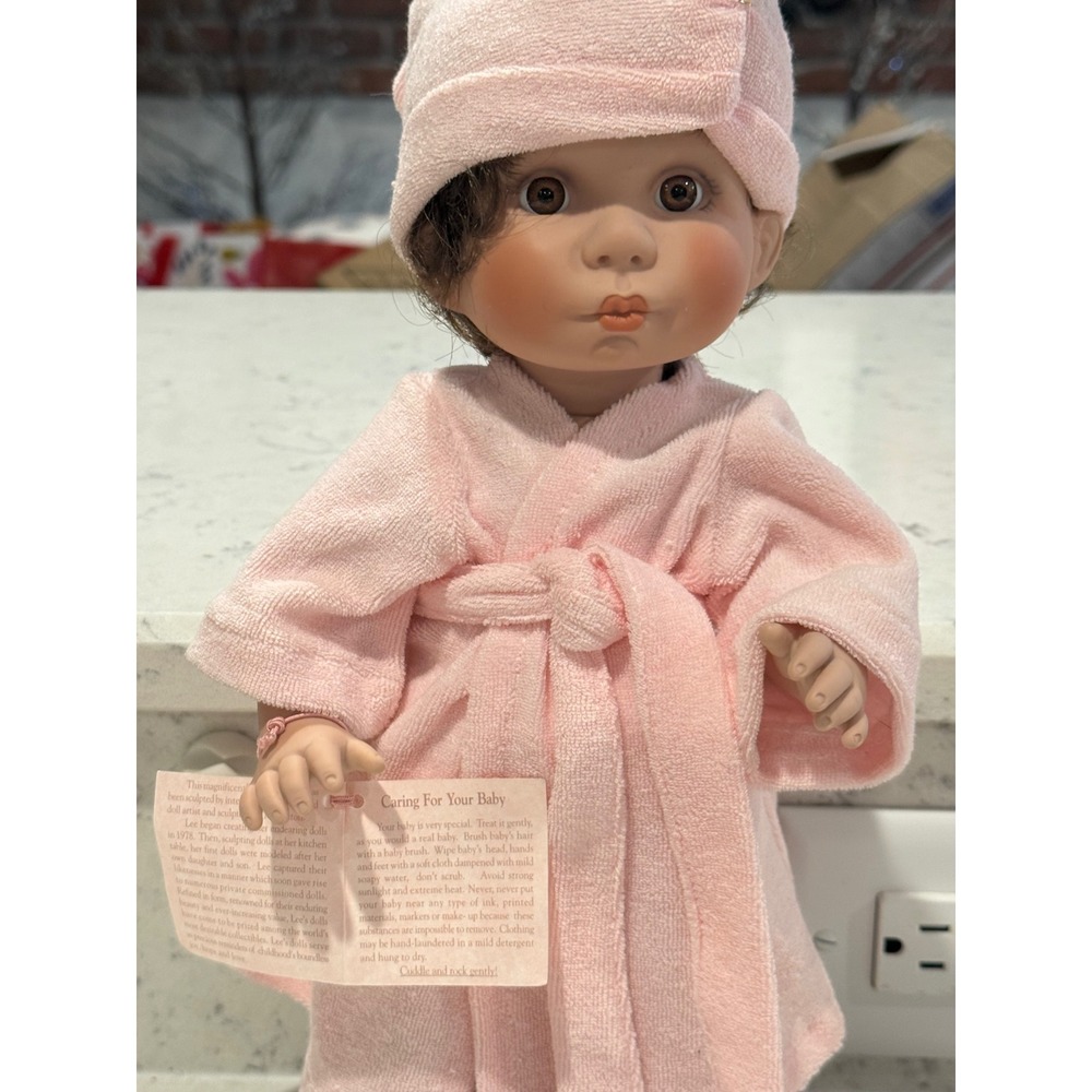 Lee Middleton Original Baby Doll Pink Robe Bonnet "Since 1978"‎